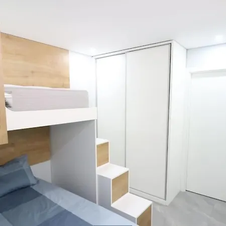 Puzzle Tao, - Local Apartment